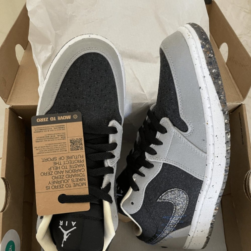 Light gray AJ1 low top shoes - Picture 1 of 4